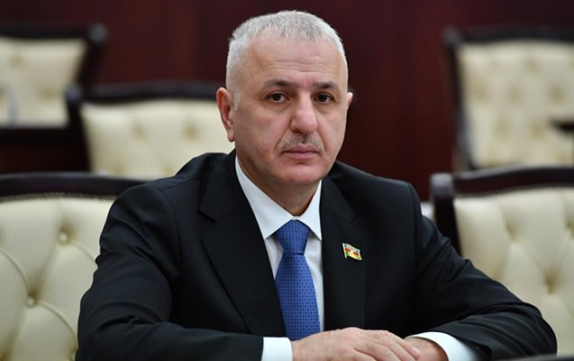 Deputata ağır itki 