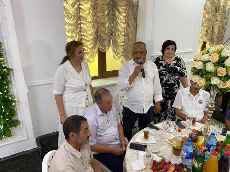 QHT rəhbəri Qurban bayramını şəhid ailələri və qazilərlə qeyd edib