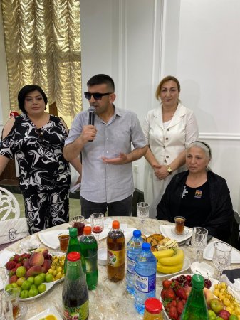 QHT rəhbəri Qurban bayramını şəhid ailələri və qazilərlə qeyd edib