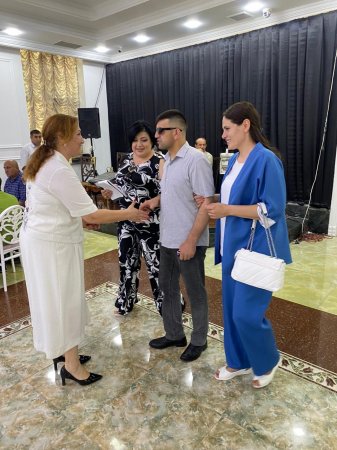 QHT rəhbəri Qurban bayramını şəhid ailələri və qazilərlə qeyd edib