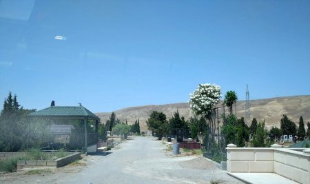 Rəfasil Səfərovun rəhbərliyi ilə Ümumi Şəhər Qəbristanlığında abadlıq işləri geniş vüsət alıb-FOTOLAR