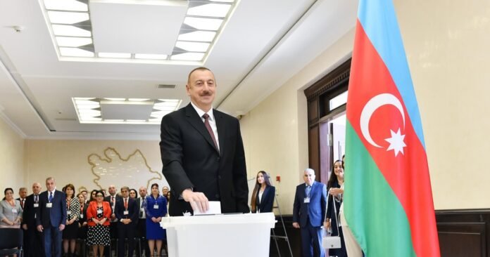 Azad, ədalətli, demokratik
