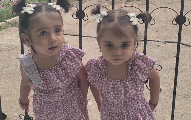 20 il sonra doğulan əkizlərin bağça problemi - Ancaq birini qəbul etdilər 