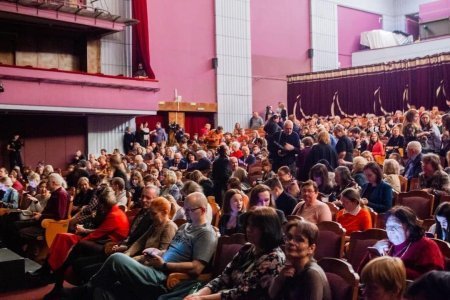 Rusiyada beynəlxalq festivalı Azərbaycan teatrının tamaşası ilə açıb