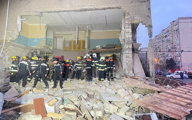 Sumqayıtda yaşayış binasında güclü partlayış - Foto + Yenilənib 