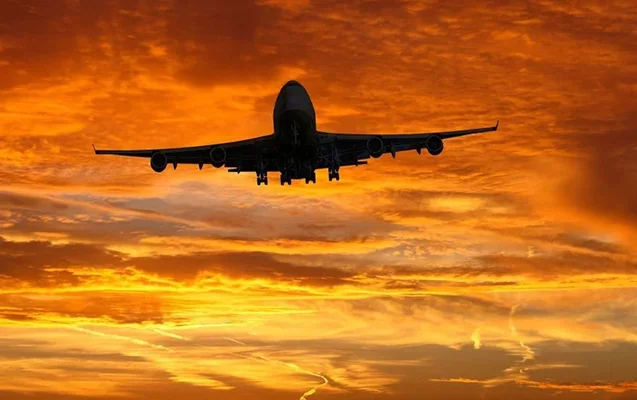 Moskvada aeroportu su basdı, uçuşlar təxirə salındı