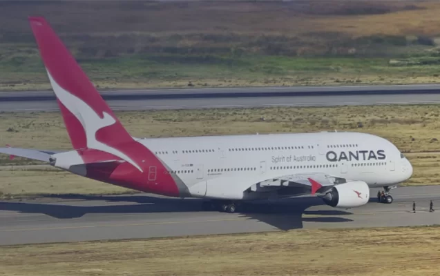 Heydər Əliyev Beynəlxalq Aeroportuna məcburi eniş etdi