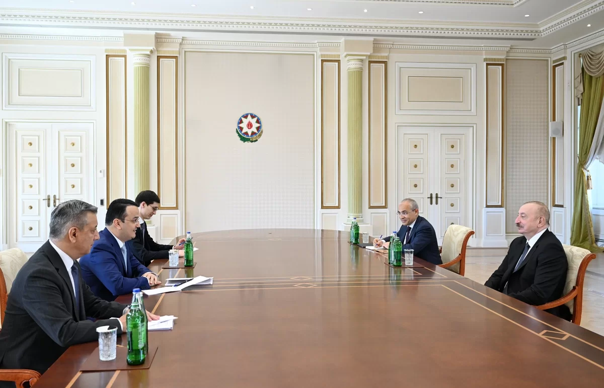 İlham Əliyev Özbəkistanın investisiya, sənaye və ticarət nazirini qəbul edib