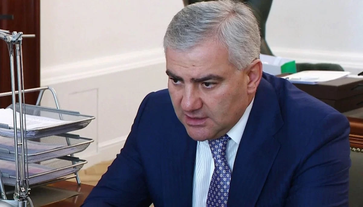 Samvel Karapetyanın rəhbəri olduğu müəssisədə və qohumunun evində axtarış aparılır