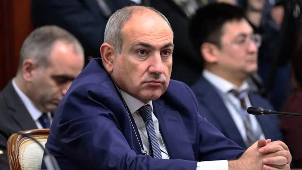 Paşinyan keşişlərə qarşı hərəkatı öz üzərinə götürdü: "Kilsə əxlaqsız qrup tərəfindən ələ keçirilib"
