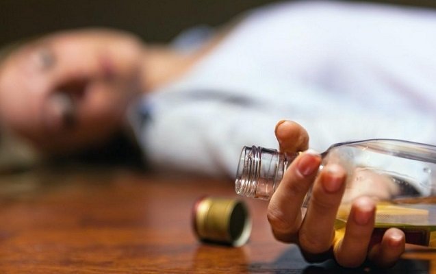 Ehtiyatsızlıqdan sirkə içən qadın öldü