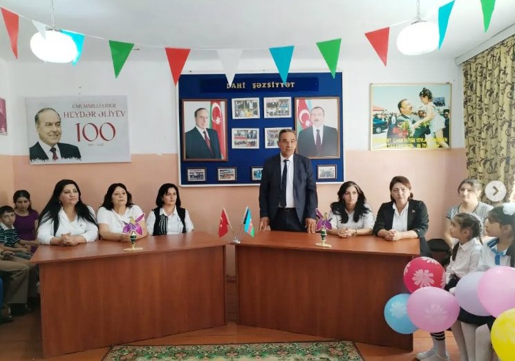 Yevlax rayon Xaldan uşaq musiqi məktəbinin direktoru Rəfail Məmmədov - "Səriştəli rəhbər, Musiqiyə həsr olunmuş həyat yolu".