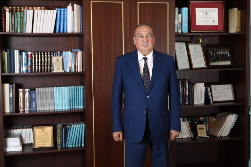 Kooperasiya Universitetinin rektoru, iqtisad elmləri doktoru, professor Eldar Quliyev: “Çağdaş təhsilimizin banisi Ulu Öndər Heydər Əliyevdir”