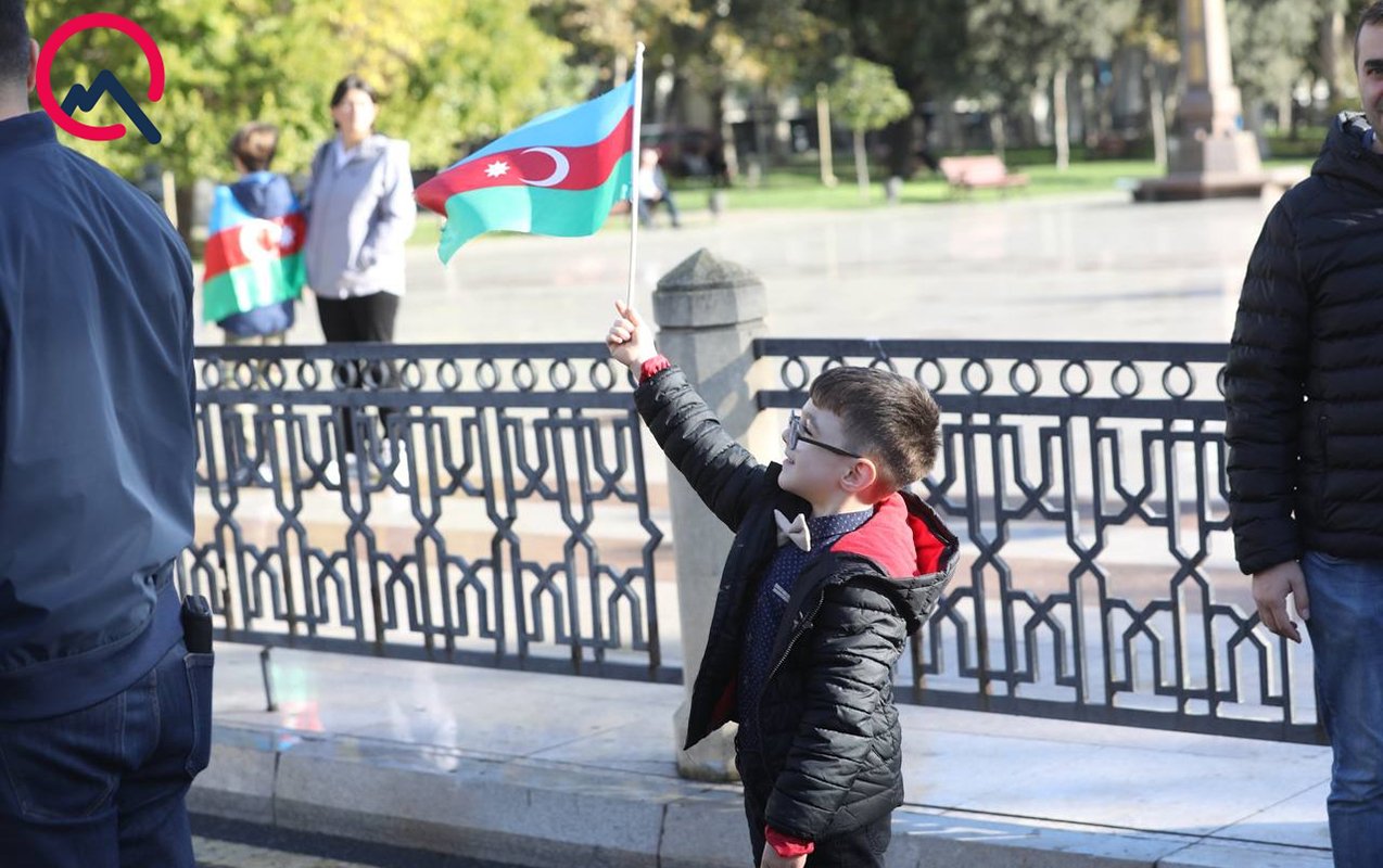 Azərbaycan Zəfər Gününü qeyd edir