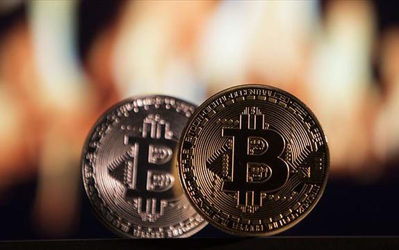 “Bitcoin”in qiyməti aylar sonra 100 min dollardan aşağı düşdü