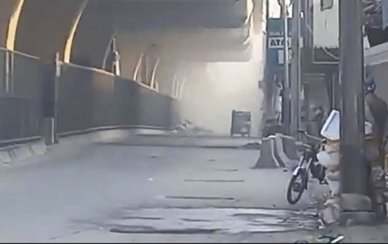 Pakistanda polis qərargahına hücum, yaralılar var