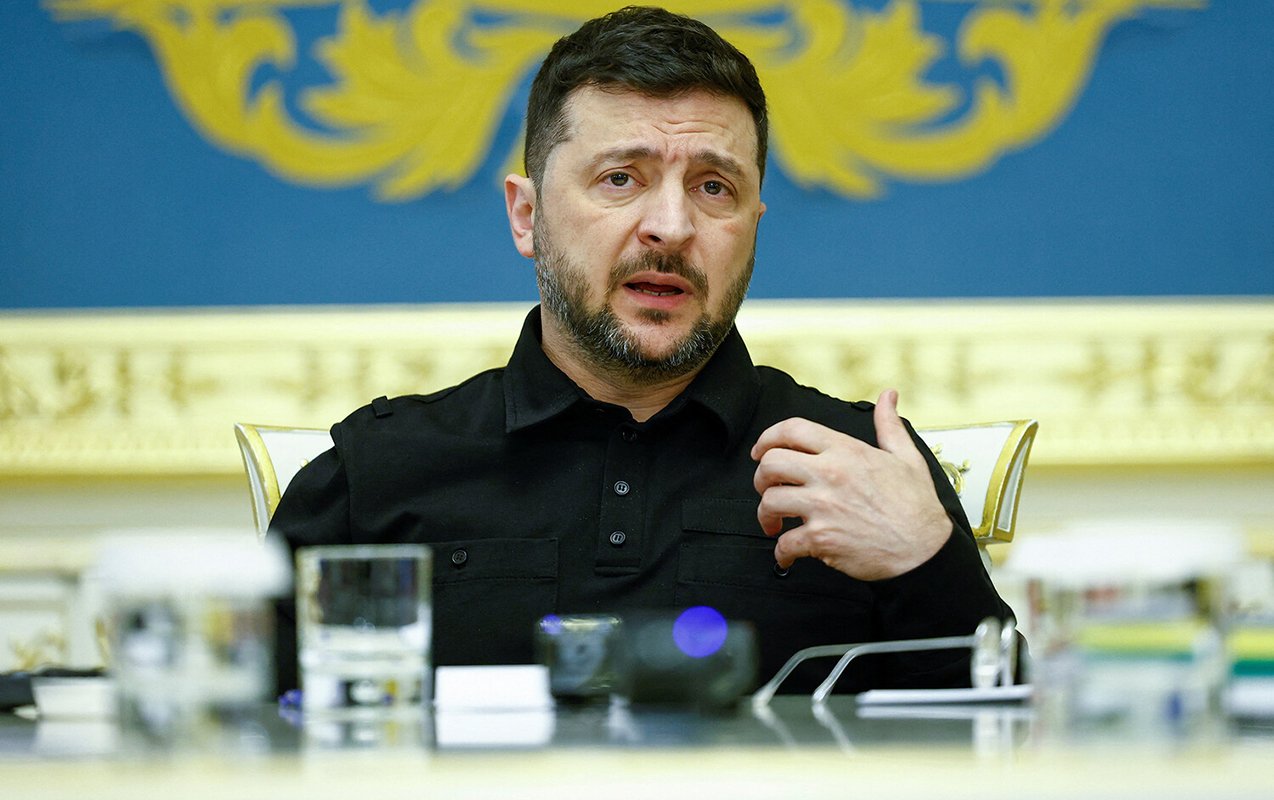 Zelenski qoşunları çıxarmaqdan imtina etdi