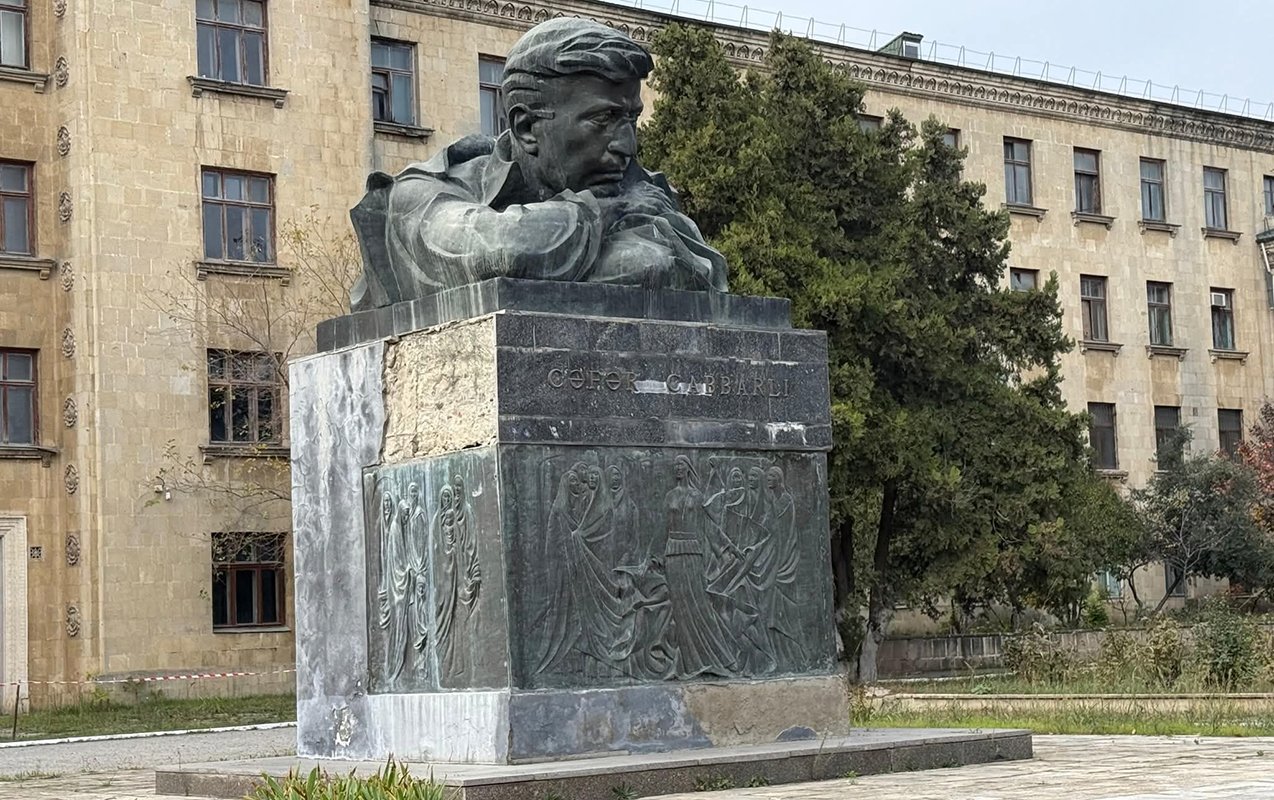 “Cabbarlının heykəli ilə bağlı müraciətə indiyəcən icraçı təyin olunmayıb”