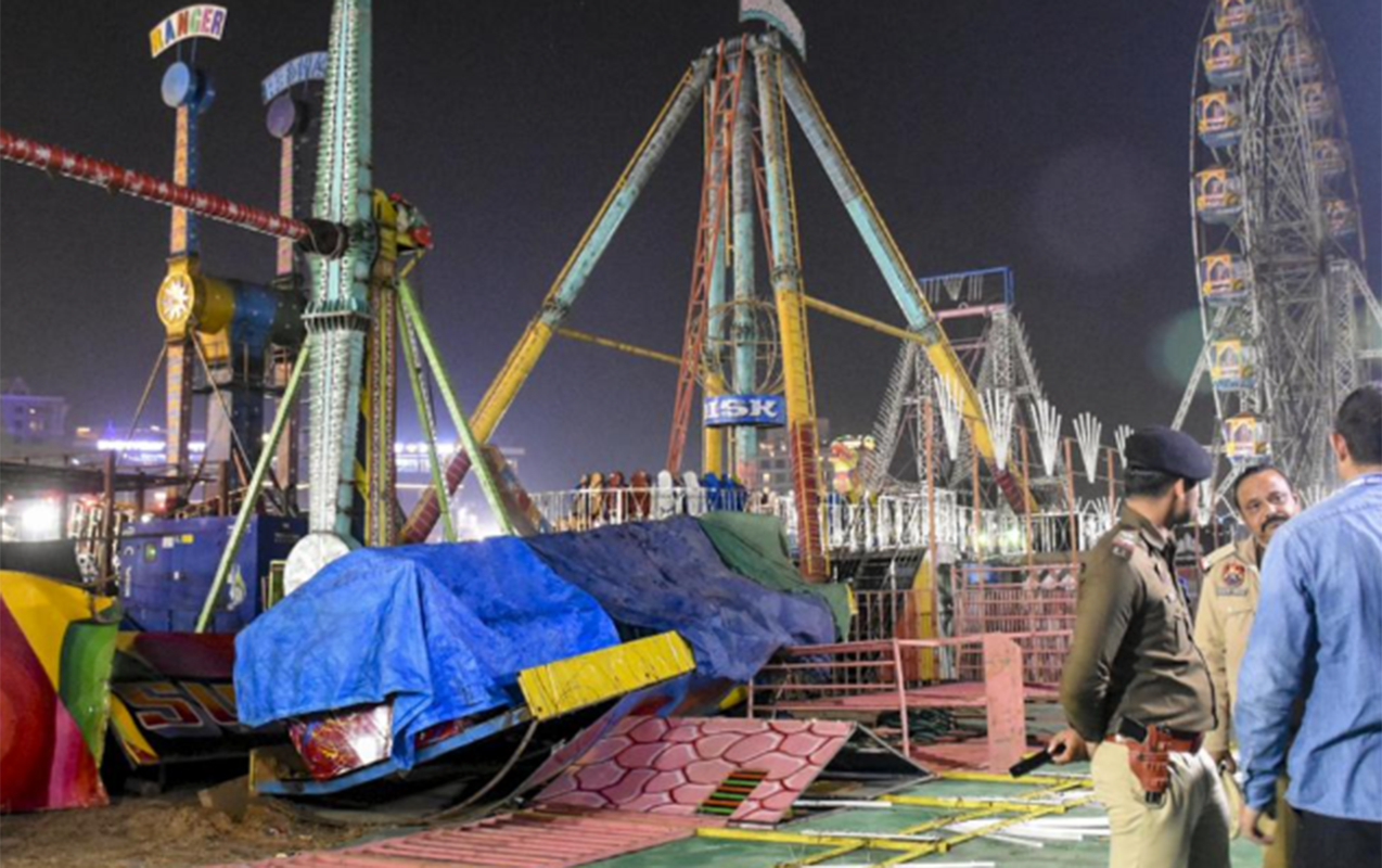 Hindistanda attraksion uçub - Ölən və xəsarət alanlar var