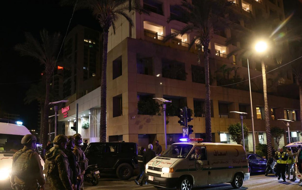 İsrail Beyrutda hoteli hədəf aldı - Ölənlər var