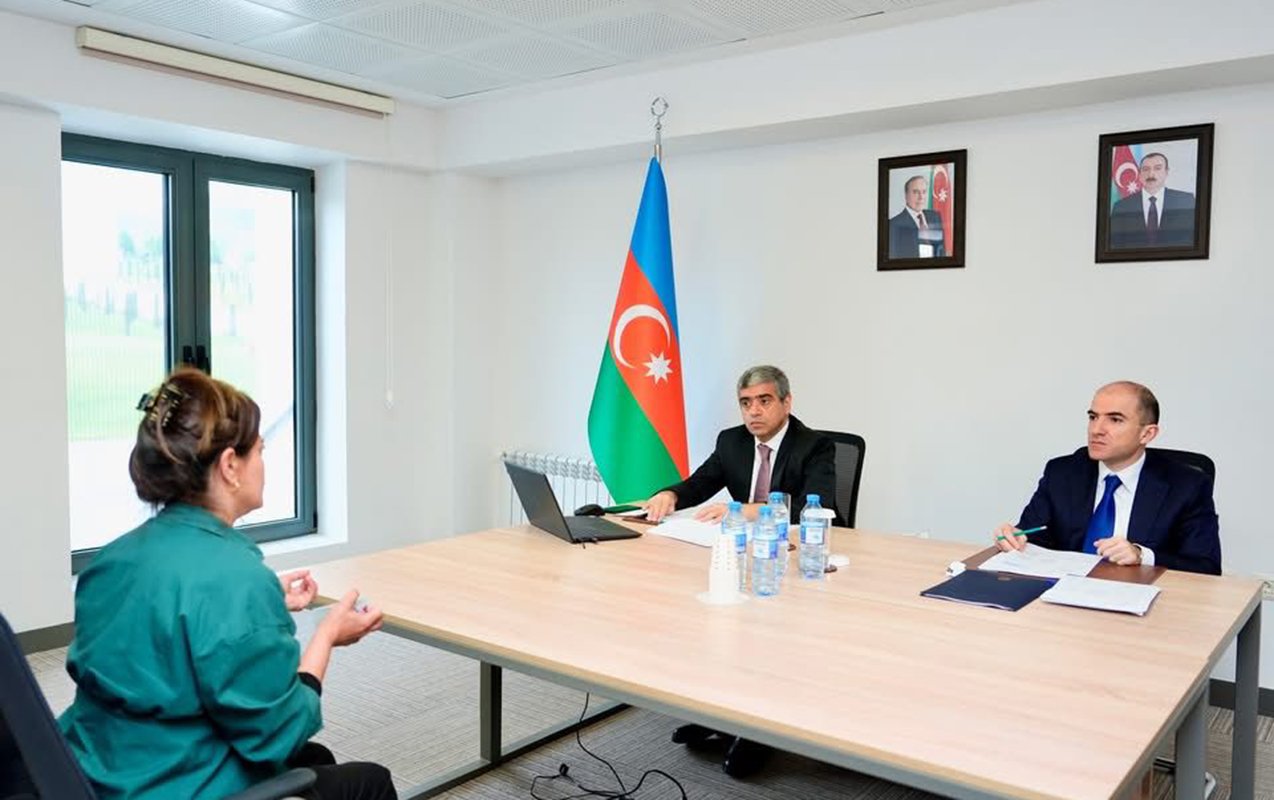 Nazir Xankəndidə vətəndaşları qəbul etdi
